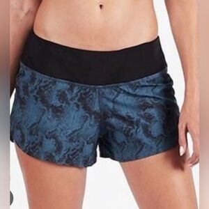Vuori Omni Performance Shorts Womens XL Blue Black Tide Dunes Atheltic